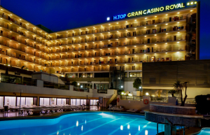 Hotel Casino Royal - Lloret de Mar - Aussenanlage Nacht